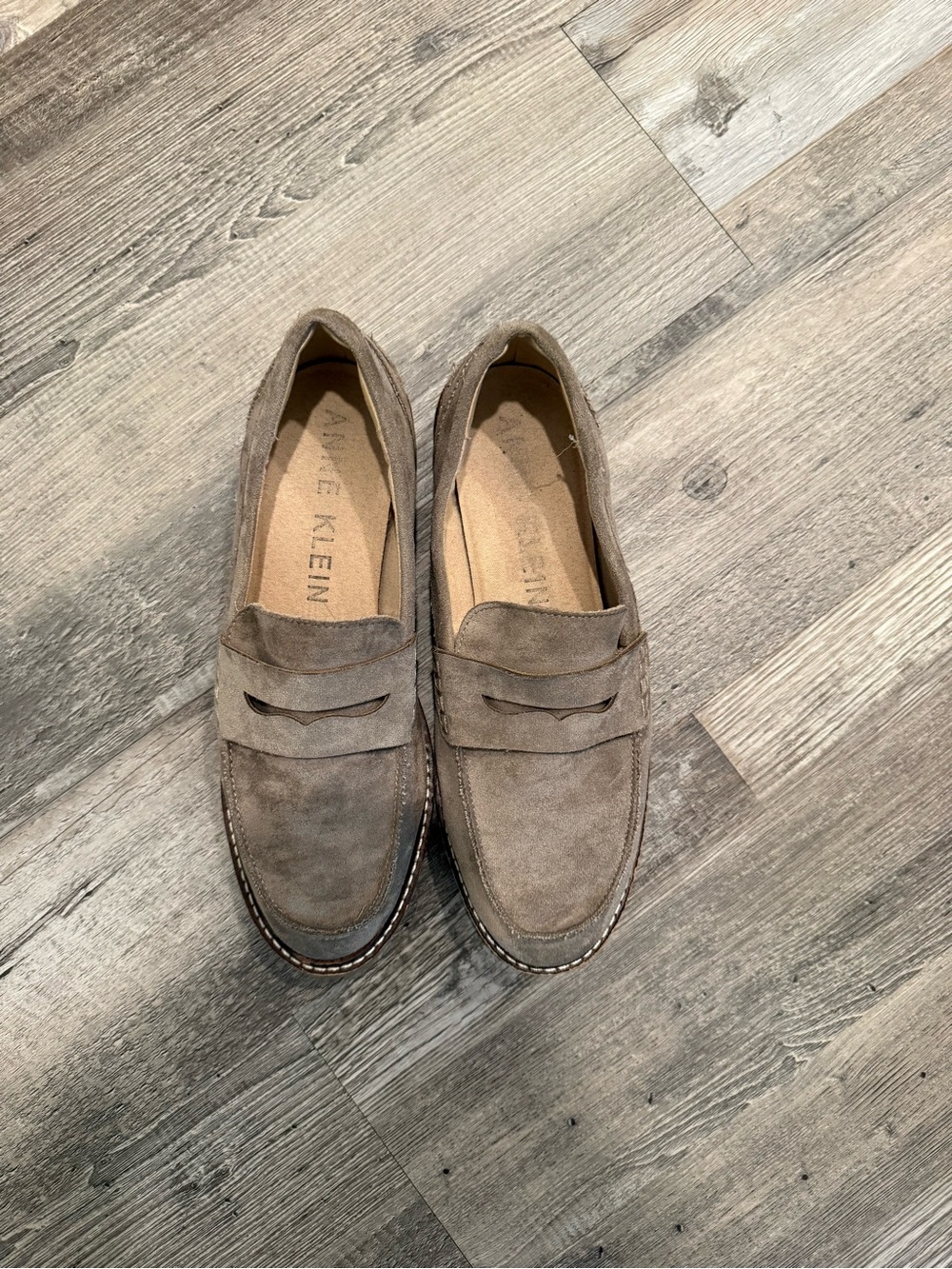 Anne Klein WOMEN 8 Taupe Suede Penny Loafers